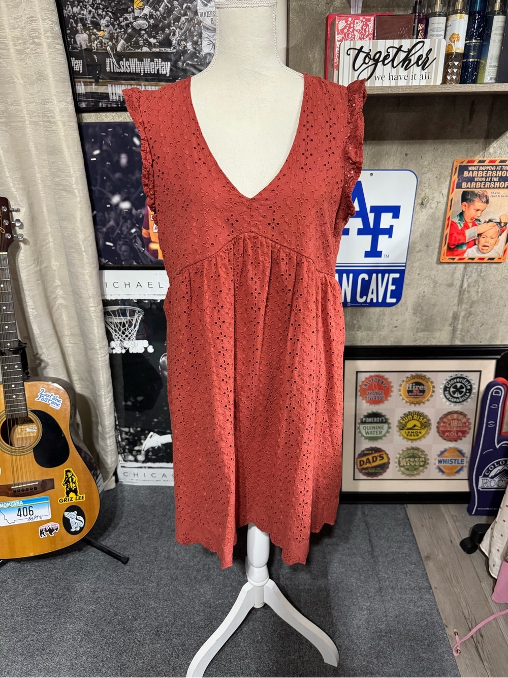 Knox Rose Rust Eyelet V-Neck Midi Dress
